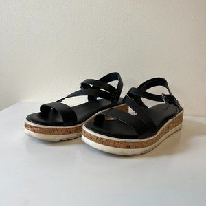 Universal Thread Sandals